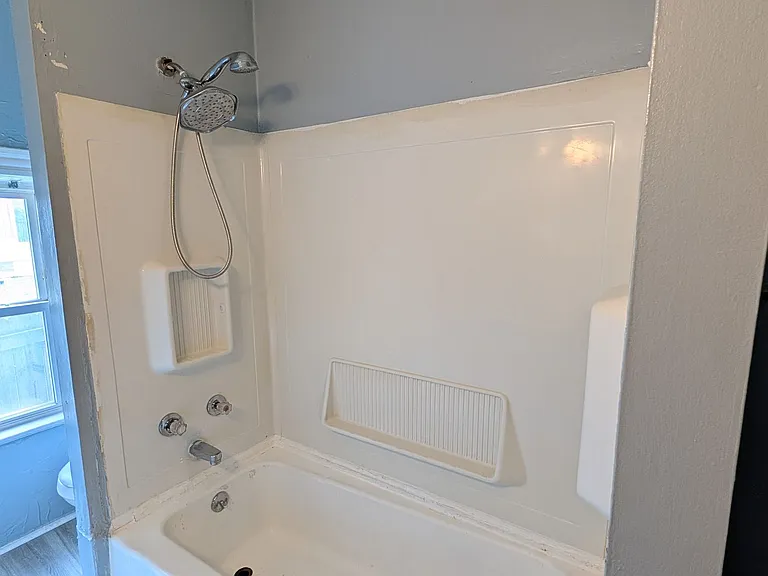 614 E 22nd St #1 — Photo 7