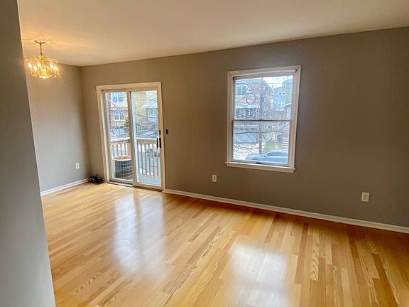 4th image of 483 Forest St APT 11