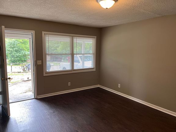2nd image of 5621 Blueridge Dr