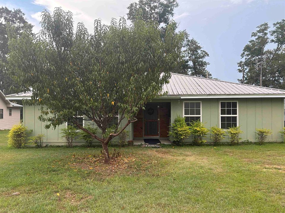 1st image of 32467 Wagon Wheel Rd