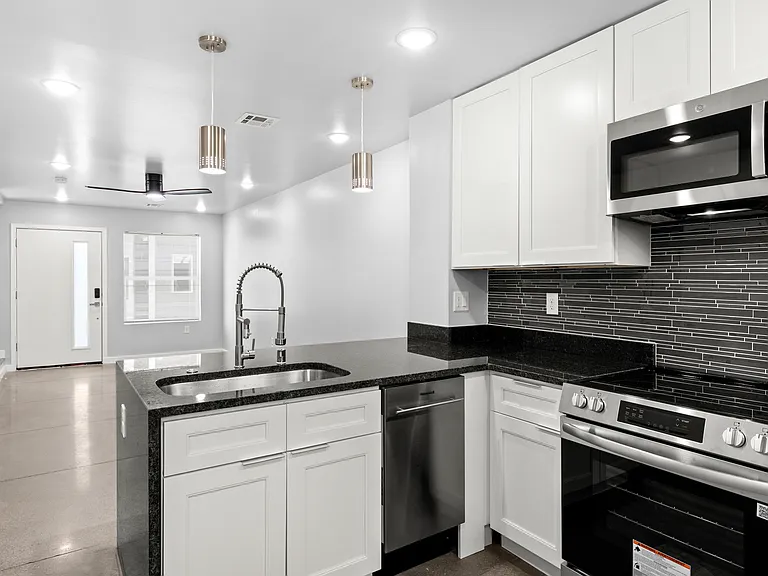 1380 Monte Vista Ave #B — Photo 3