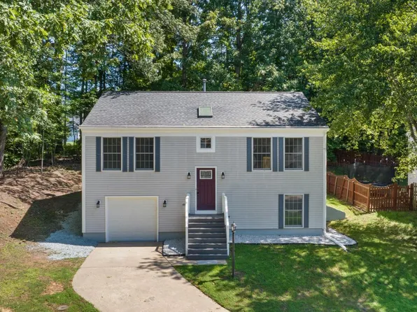 14 Glendale Dr, Stafford, VA 22556