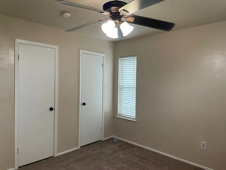 5025 Loch Lomond Dr — Photo 22