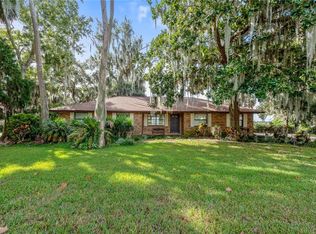 1150 Lake Dora Dr, Tavares, FL 32778