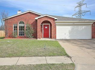 6731 White Tail Ln, Arlington, TX 76002