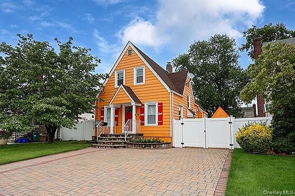 1st image of 194 Holly Avenue