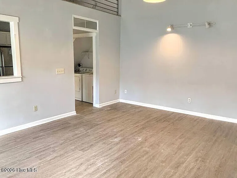 219 Charter Dr — Photo 10