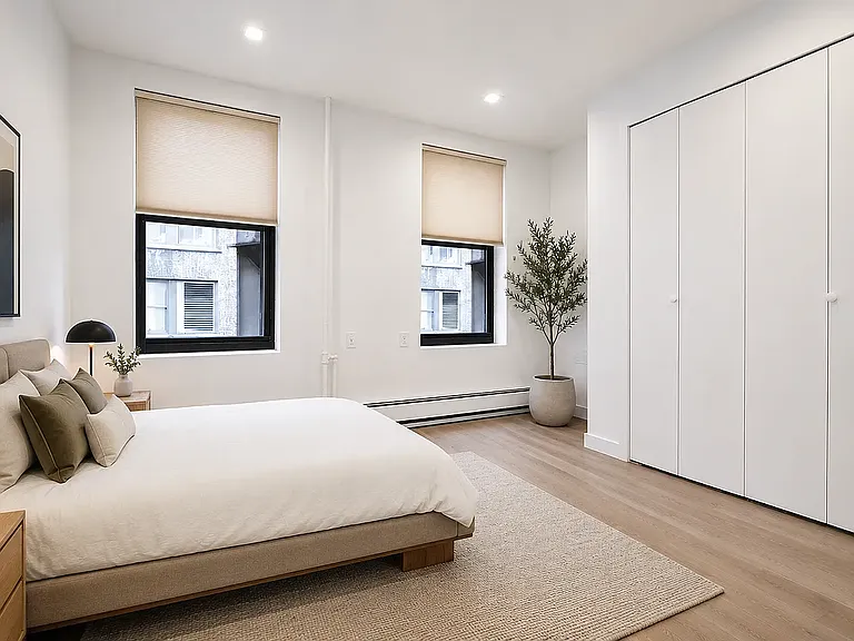 316 W 39th St #2E — Photo 3