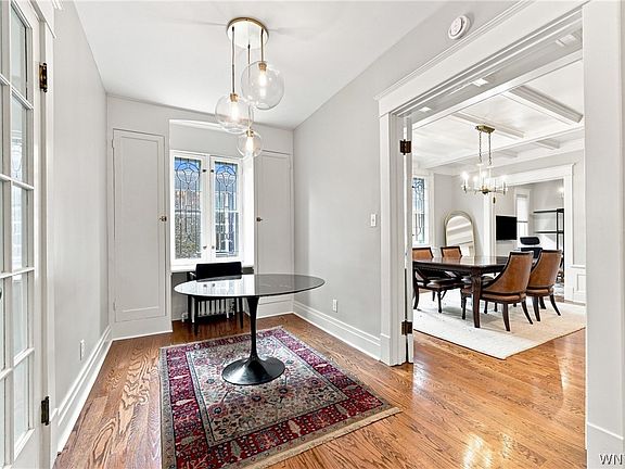 3rd image of 546 Richmond Ave