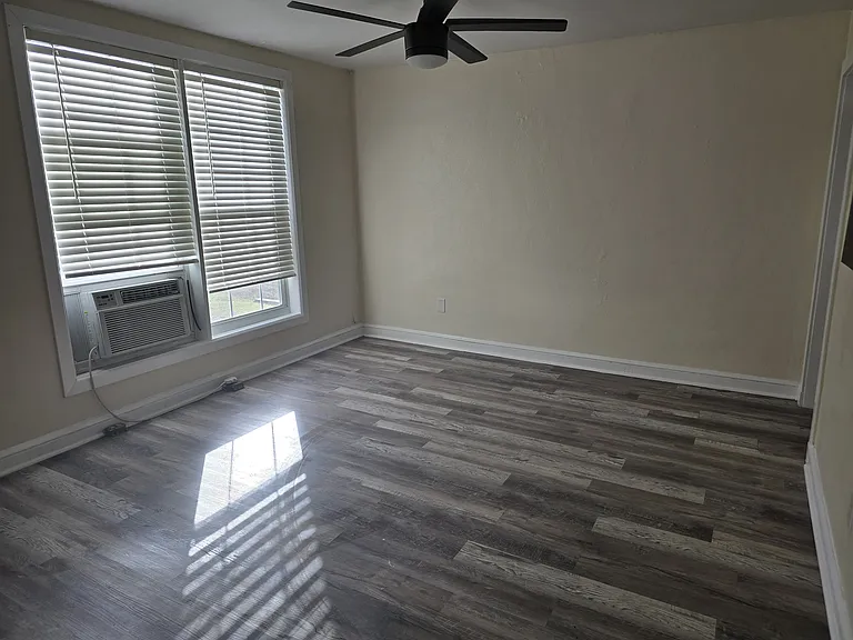312 E Palmer Ave — Photo 18