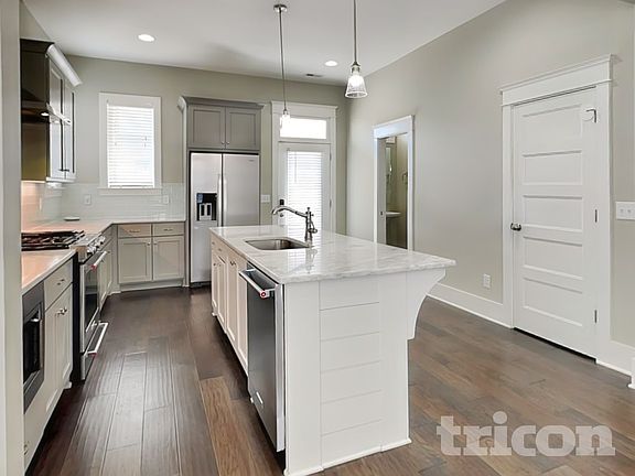 4th image of 6817 Charlotte Pike Ste 1