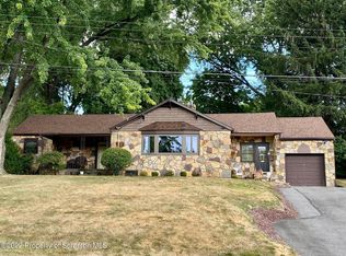 420 S Abington Rd, Clarks Green, PA 18411