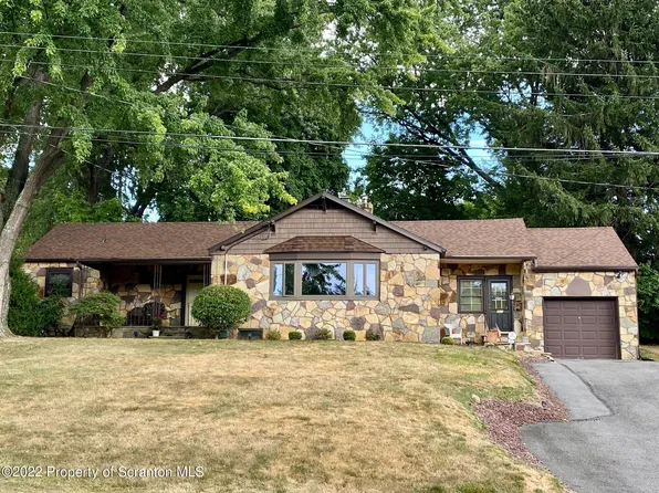 420 S Abington Rd, Clarks Green, PA 18411