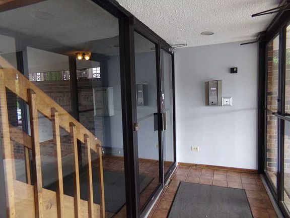 3rd image of 10420 Circle Dr APT 17B