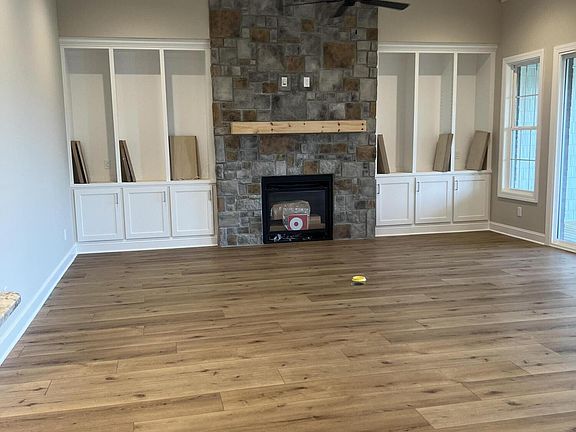 3rd image of 3806 Honeytree Ln