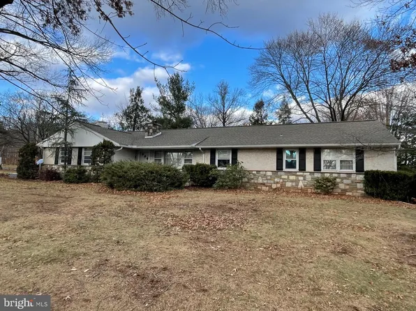 1675 Wagon Wheel Ln, Lansdale, PA 19446