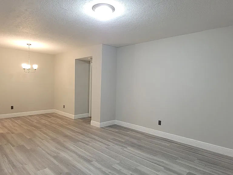 6148 Westgate Dr #103 — Photo 34