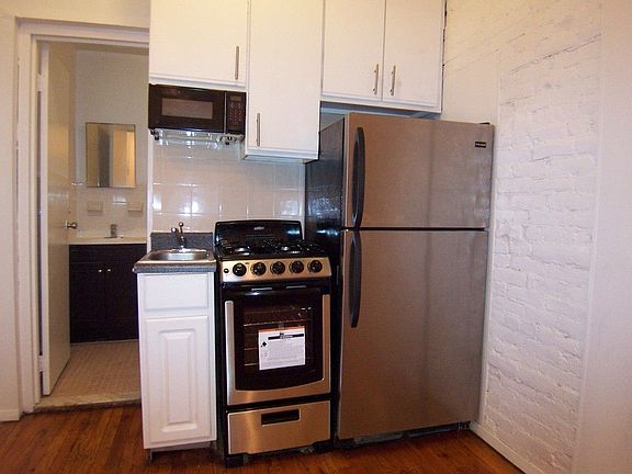2nd image of 453 W 46th St #5AA