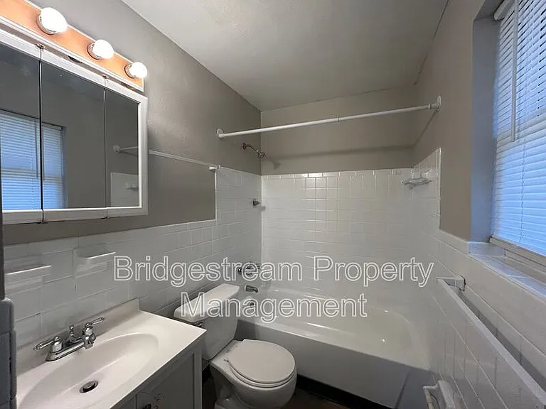 226 E Nottingham Rd #C — Photo 6