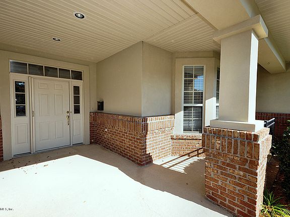 3rd image of 13895 Silkvine Ln