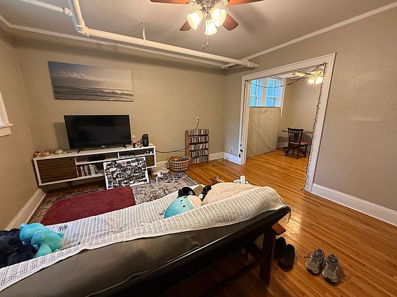 3rd image of 935 Goodrich Ave APT B