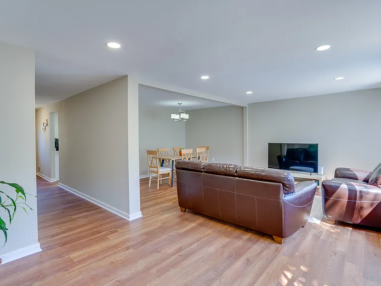 8063 Saint Annes Ct #3 — Photo 19