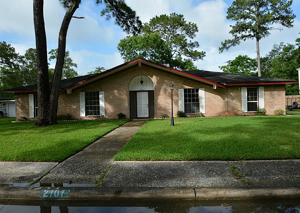 1st image of 2707 Mount Vernon Dr