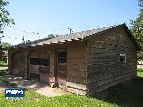 Oversize 2 car garage