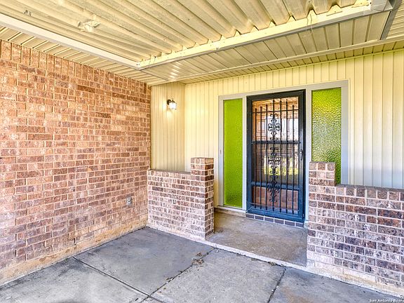 3rd image of 4419 HICKORY HILL DR