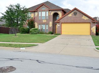 1718 Lakeway Dr, Cleburne, TX 76033