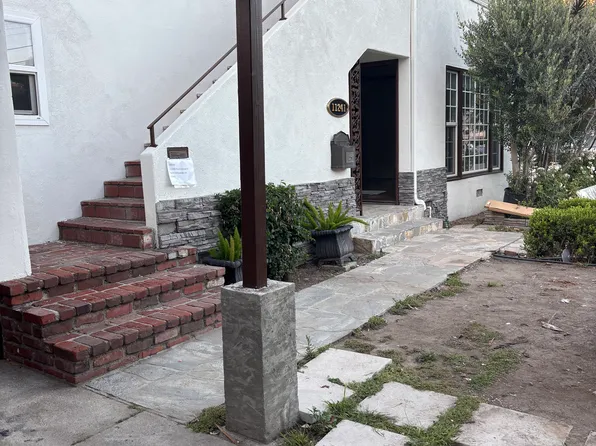11241 Peach Grove St, North Hollywood, CA 91601