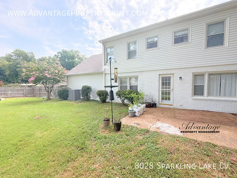 8028 Sparkling Lake Cv — Photo 34