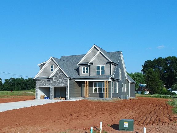 4th image of 38 Arbor Pl