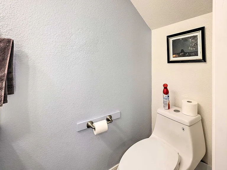 1128 N Iron Horse Dr — Photo 11