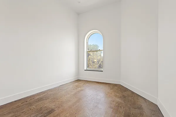 Rented by Compass | media 20