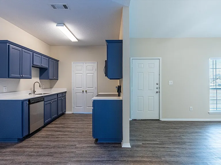 101 Collett Ct #101 — Photo 15