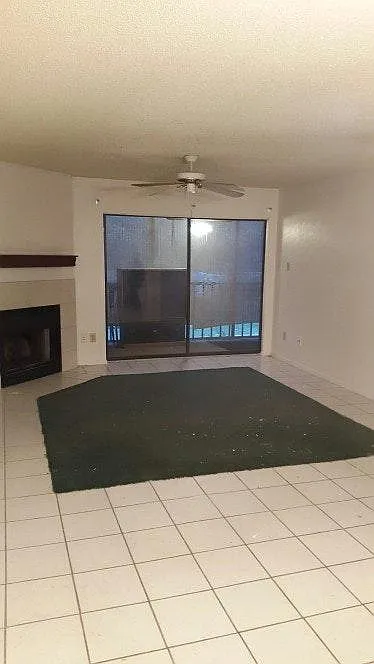 2 bed, 1.5 bath, 1000 sqft, $1,400 — Photo 3