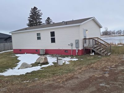 138 E Lake Dr, Ellendale, ND, 58436