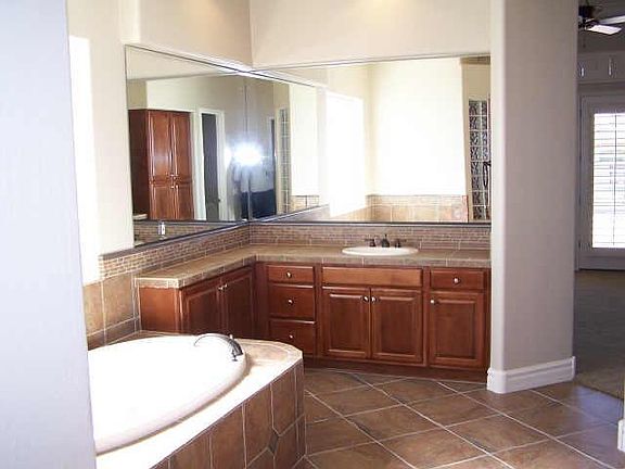 5th image of 27566 N 84th Glen Drive