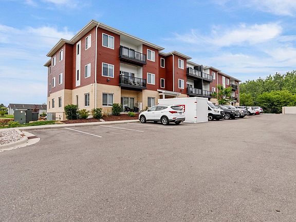3rd image of 1501 N Windsor #205
