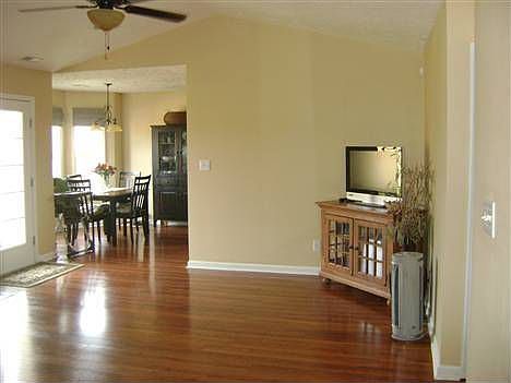3rd image of 166 Westminster Dr