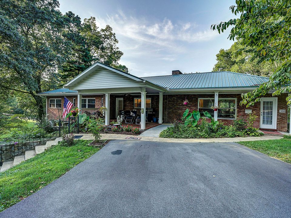 1st image of 300 Castle Wood Ct