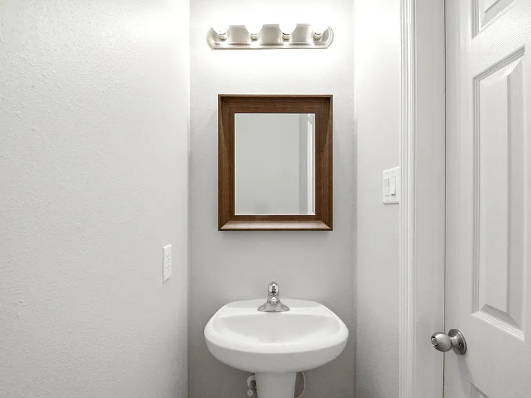 930 Sterling Creek Cir — Photo 21