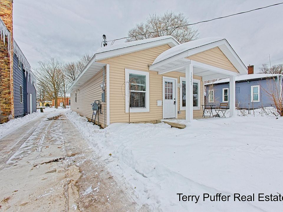 1221 Sanford St, Muskegon, MI 49441 | Zillow