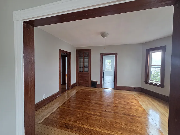 147-149 Essex St #2 — Photo 7