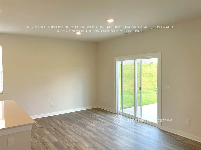 814 Olde England Dr — Photo 4