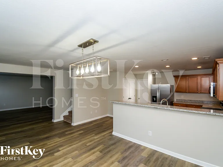 15490 Farmland Ct — Photo 7