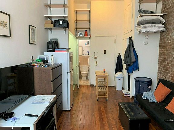 4th image of 15 W 82nd St APT 2A