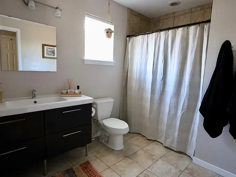 2810 S Cherokee St — Photo 13
