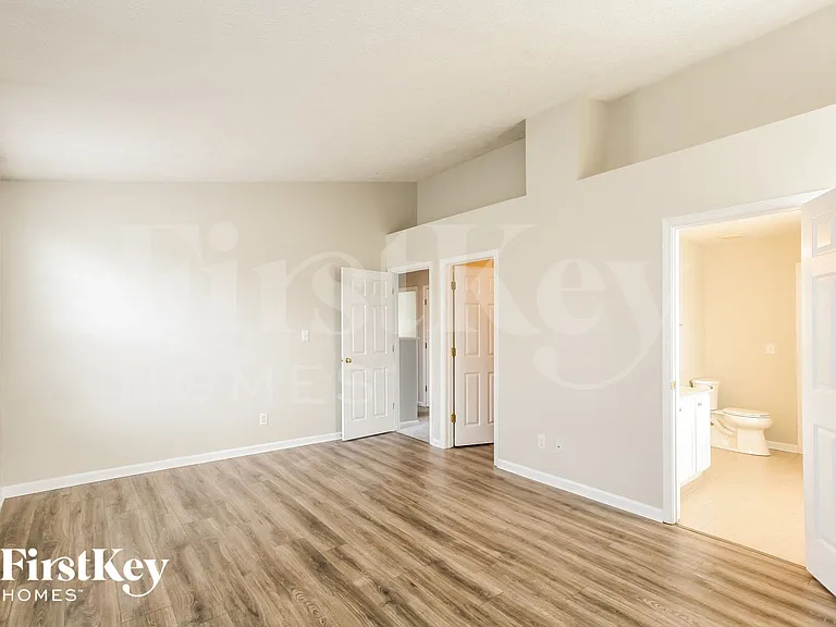 445 Winterwood Dr — Photo 9